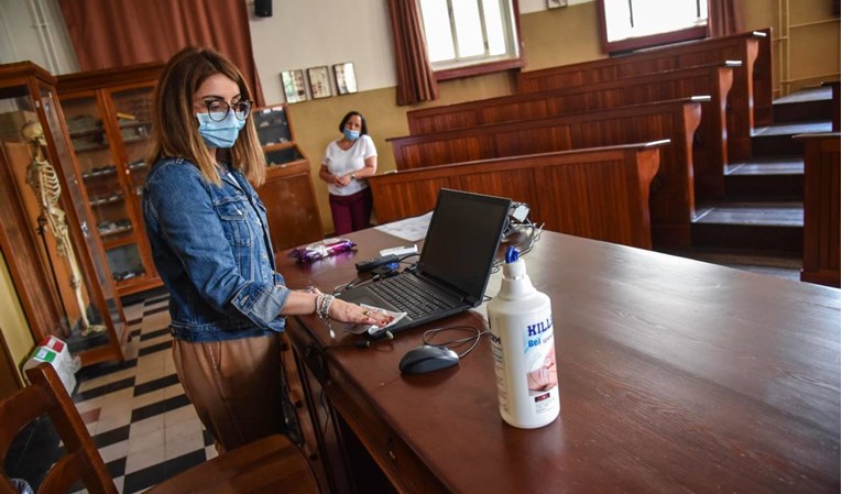Talijanske škole planiraju rezati učeničke klupe zbog pandemije