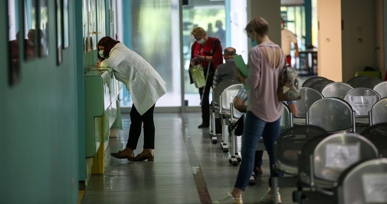 Mama dirnuta reakcijom mladića u poliklinici u Dubravi: Nisam imala novce za pregled