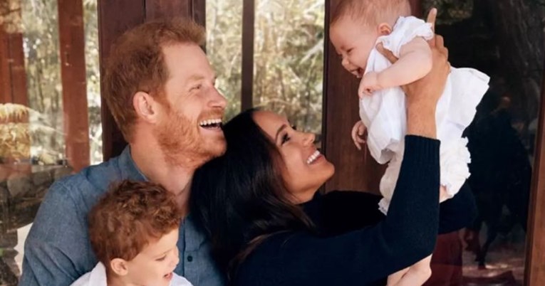 Meghan Markle i princ Harry objavili prvu fotografiju bebe Lilibet