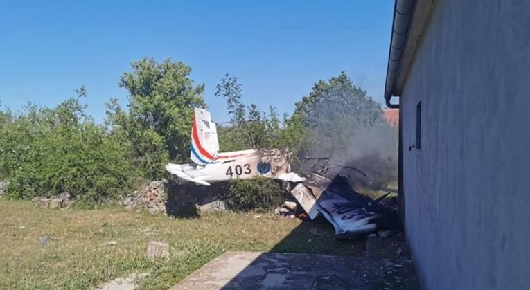 VIDEO Kod Zadra se srušio vojni školski avion. Poginuli instruktor i kadet