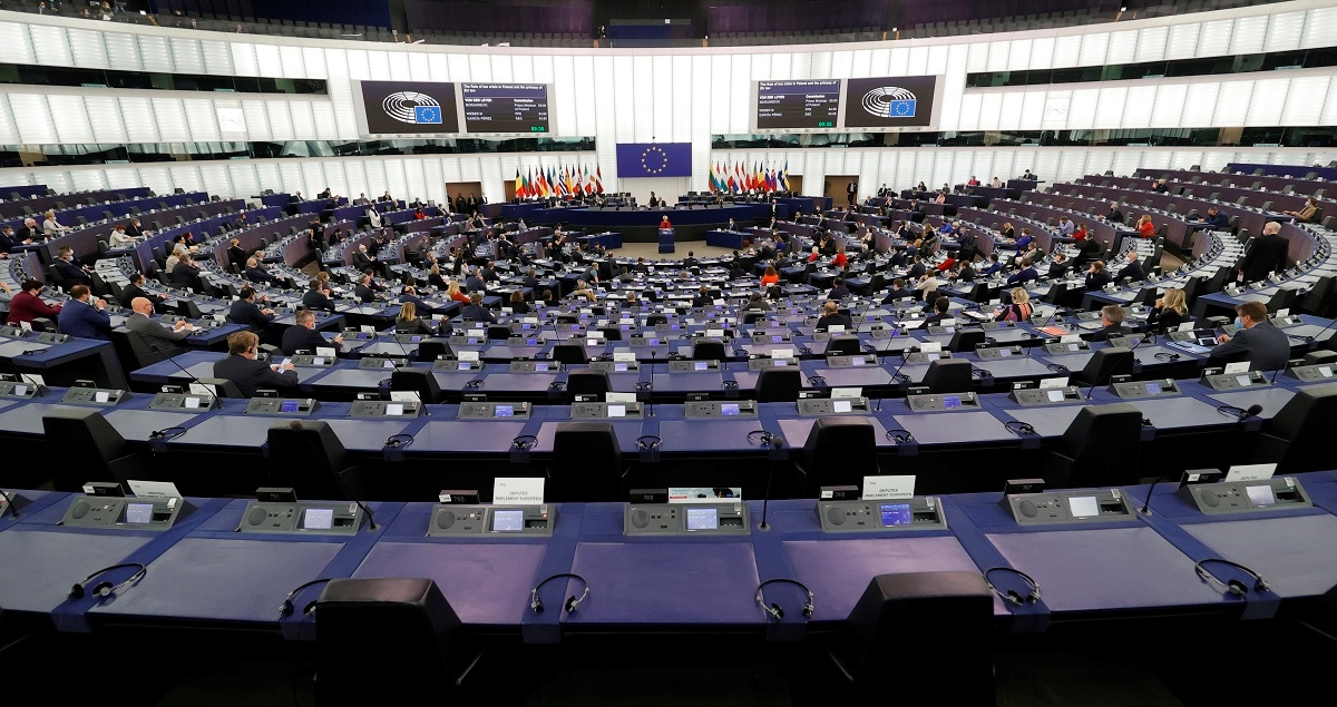 Desničari u Europskom parlamentu brane Poljsku, pridružili im se Kolakušić i Sinčić