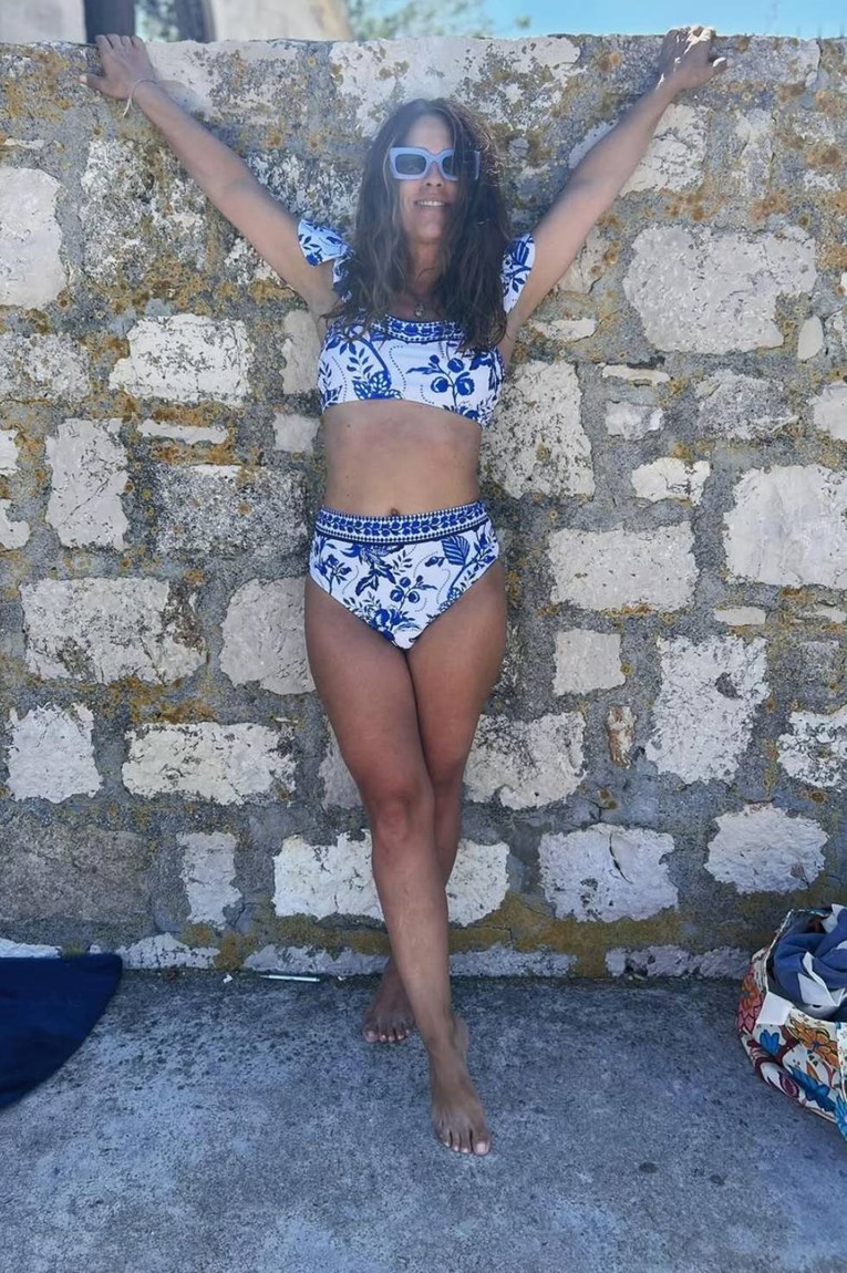 Ana Maras Harmander objavila fotke s Visa, pozirala je u badiću