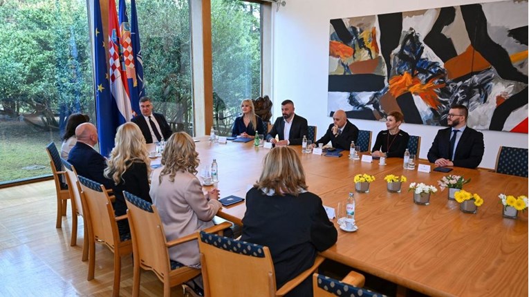 Milanović primio psihologe. "Problem je što većina radi u Zagrebu"