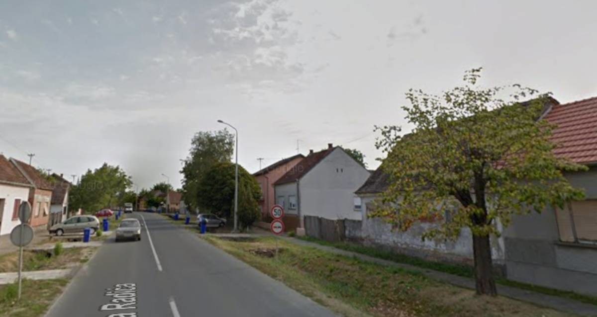 Mladić u Brodu prebio Filipinca pa pisao grafite po kući u kojoj su strani radnici