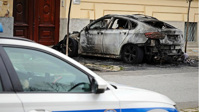 Izgorio BMW u centru Osijeka