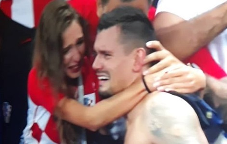 Evo tko je ljepotica s tribina kojoj je Lovren potrčao u zagrljaj nakon pobjede nad Englezima