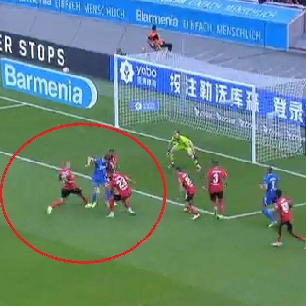 Primio je loptu s trojicom na leđima, uslijedila je majstorija za atraktivan gol