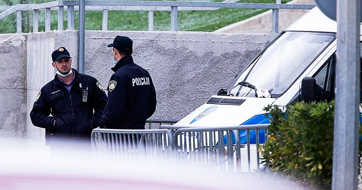Pijani mladić divljao po Splitu, izazvao dvije nesreće. Curica (2) se bori za život