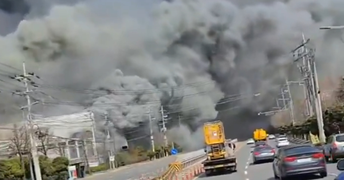 VIDEO U požaru u korejskoj tvornici autodijelova 14 poginulih i 60 ozlijeđenih