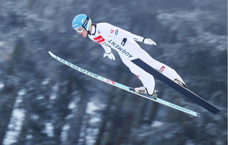 Afera Penis-gate. Skijaši skakači ubrizgavaju kiselinu u genitalije za duže skokove?