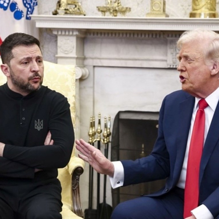 Trump podijelio objavu u kojoj se tvrdi da će se Zelenski morati predati