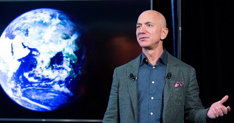 Jeff Bezos napustio Amazon