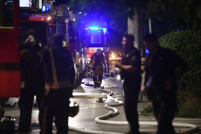 18-godišnjak prijetio da će zapaliti kuću pa je to i učinio. Završio je u pritvoru