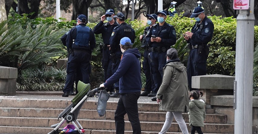 U Sydneyju tjednima strogi lockdown, na ulicama policija i vojska. Brojke rastu