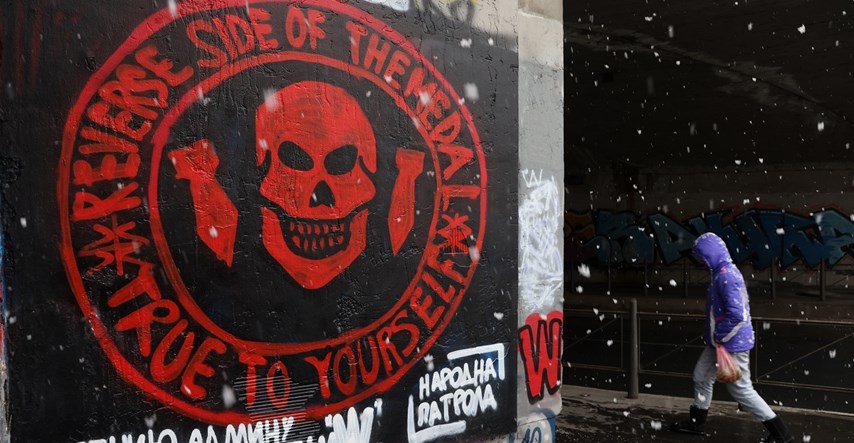Rus želio prefarbati grafit "Smrt Ukrajini" u Beogradu, pretukao ga srpski desničar