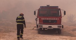 Lokaliziran požar u blizini Rogoznice, vatrogasci će dežurati cijelu noć