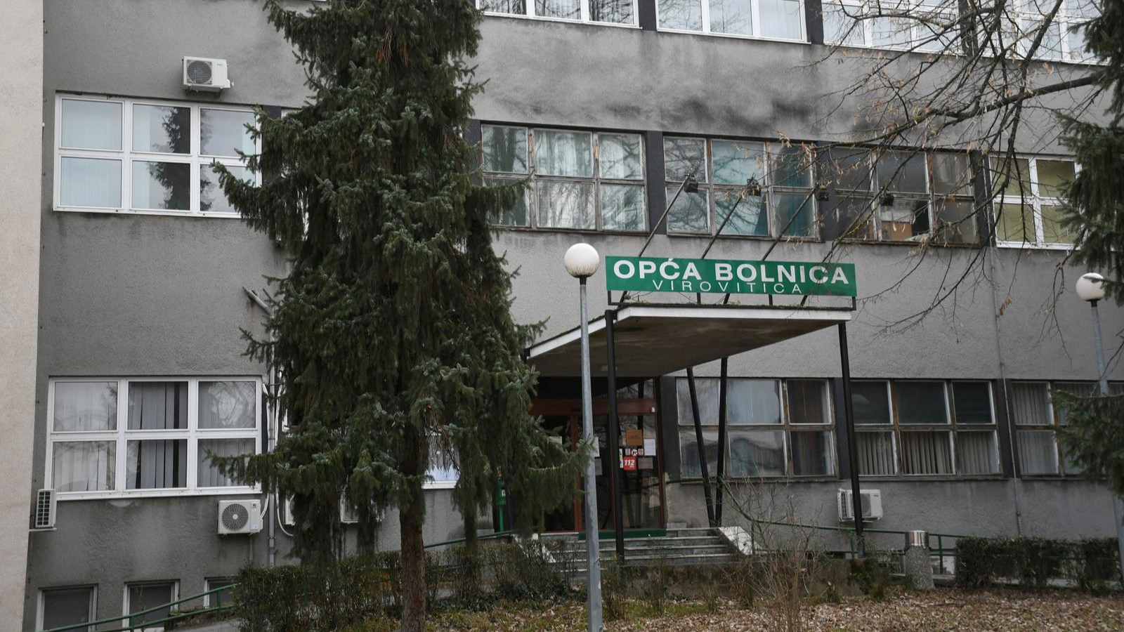 Drama u virovitičkoj bolnici: Počeo se bosti nožem, ozlijedio liječnika i građanina