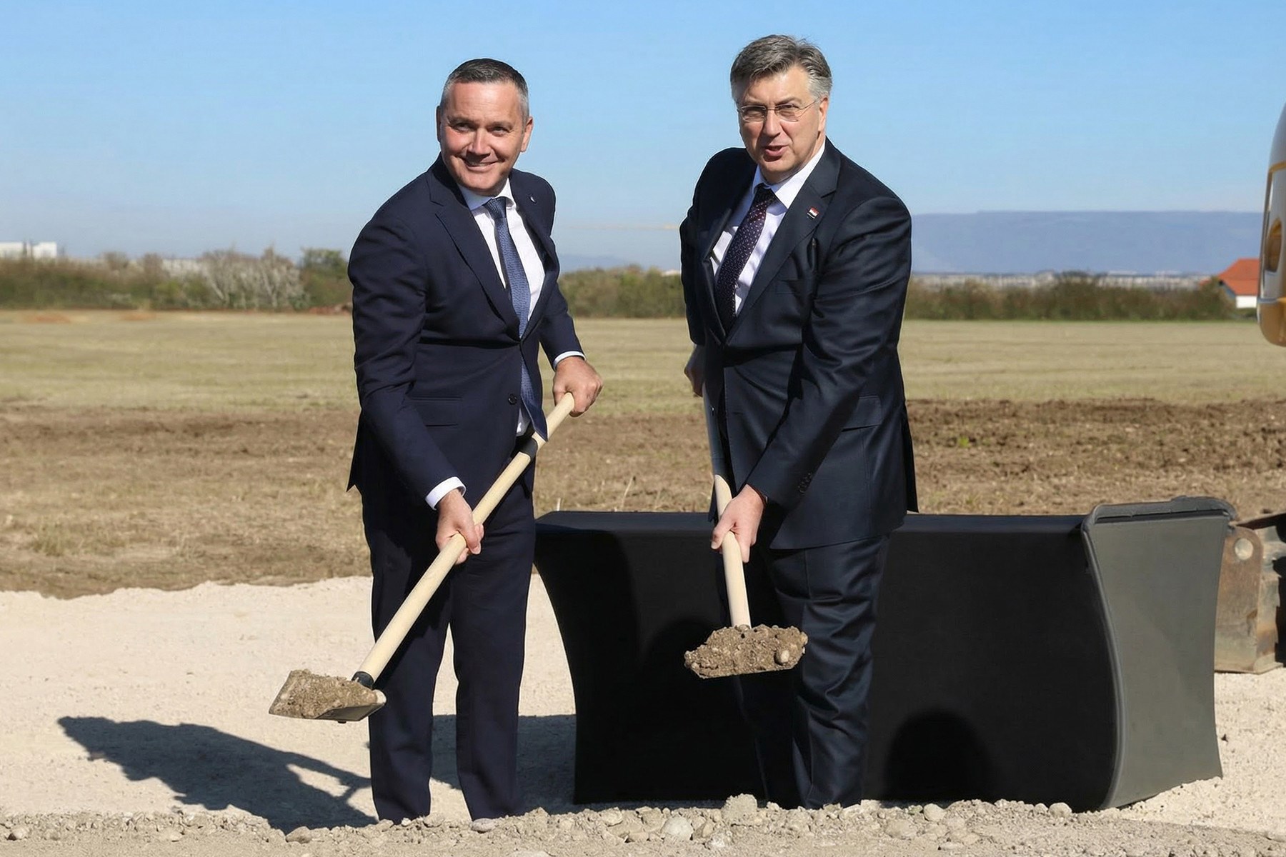 Naravno da Kustić pažljivo pegla svoj imidž. Jer osim njega nema ništa