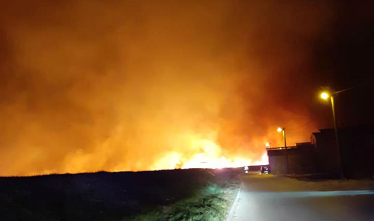 Veliki požar kod Metkovića: "Jako gori, branimo kuće"