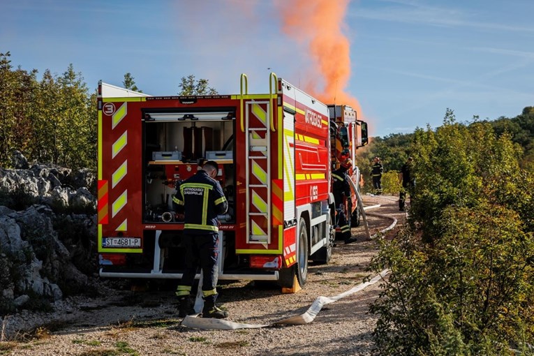 Požar u Klisu lokaliziran, nepažnjom ga izazvao muškarac