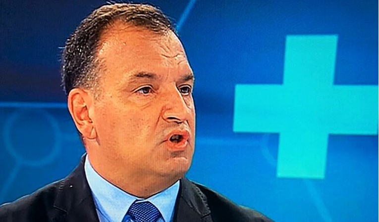 Beroš: Mediji bi trebali širiti istinite vijesti, ljudi se razbolijevaju, neki umiru