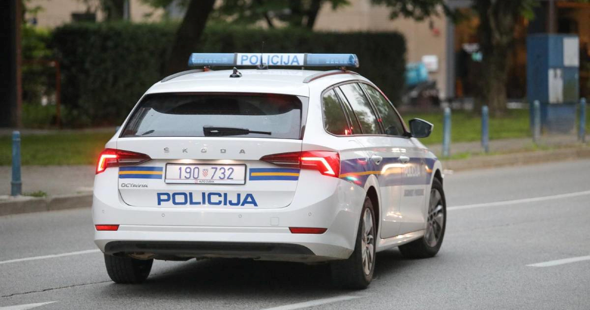 Službenim vozilom u Vrbovskom napravio prekršaj. Lagao da je kriv stranac