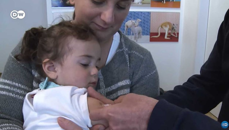 Od danas je u Njemačkoj obavezno cijepljenje protiv ospica, zaušnjaka i rubeole