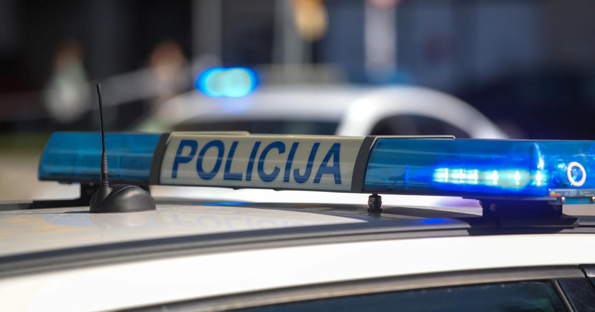 Zadranin (19) skrivao drogu pa pokušao pobjeći policiji na romobilu