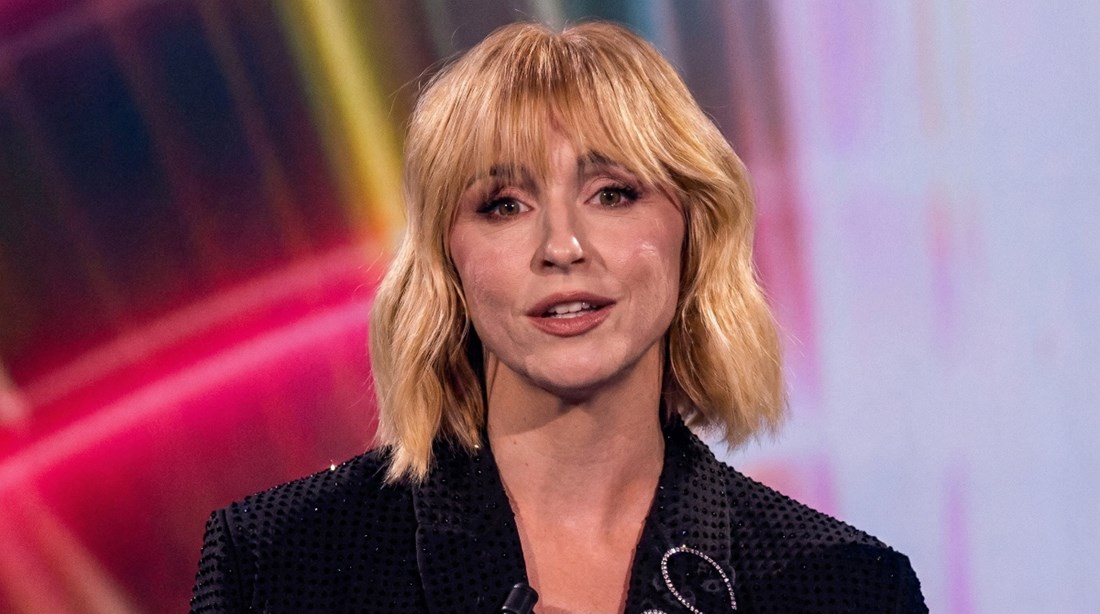 Iva Šulentić na Dori spojila eleganciju i trendi detalje