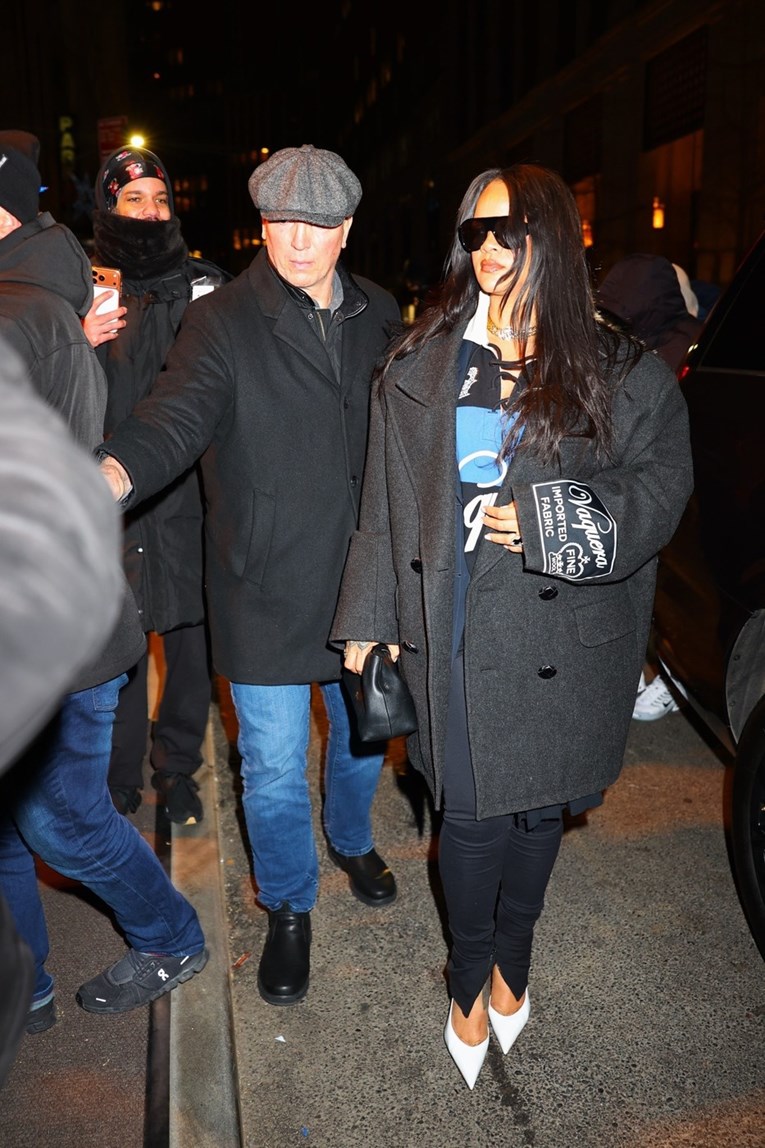 Rihannu udarila vrata jer ih zaštitar nije pridržao, širi se video njezine reakcije