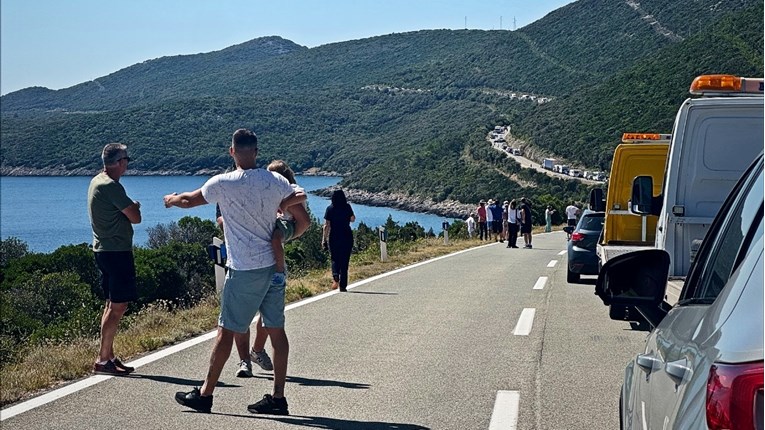Sudar kod Malog Lošinja. Dvoje ozlijeđenih prevezeno helikopterom u Rijeku