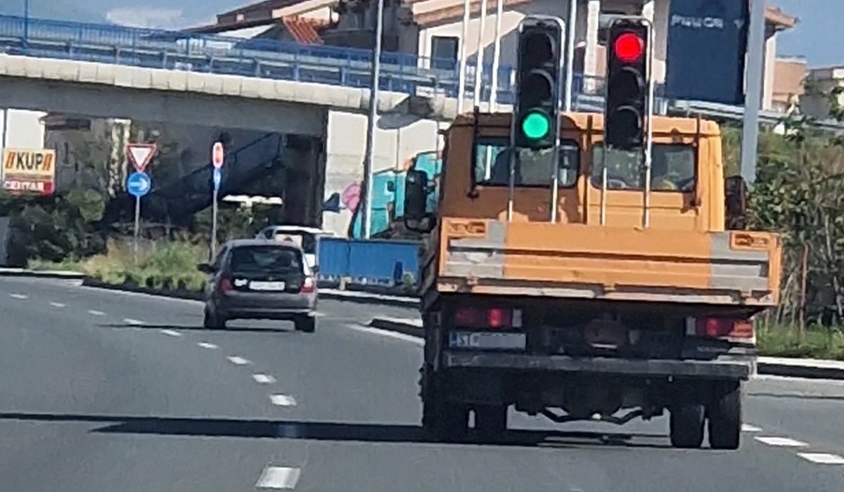 FOTO Čudna scena u Kaštelima. Ovo može biti jako zbunjujuće za mnoge vozače