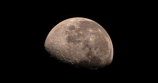 Kina na Mjesecu pronašla rijetki meteorit koji sadrži vodu