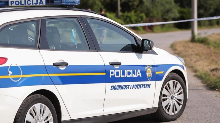 Vlak naletio na automobil u Novom Zagrebu, poginula jedna osoba