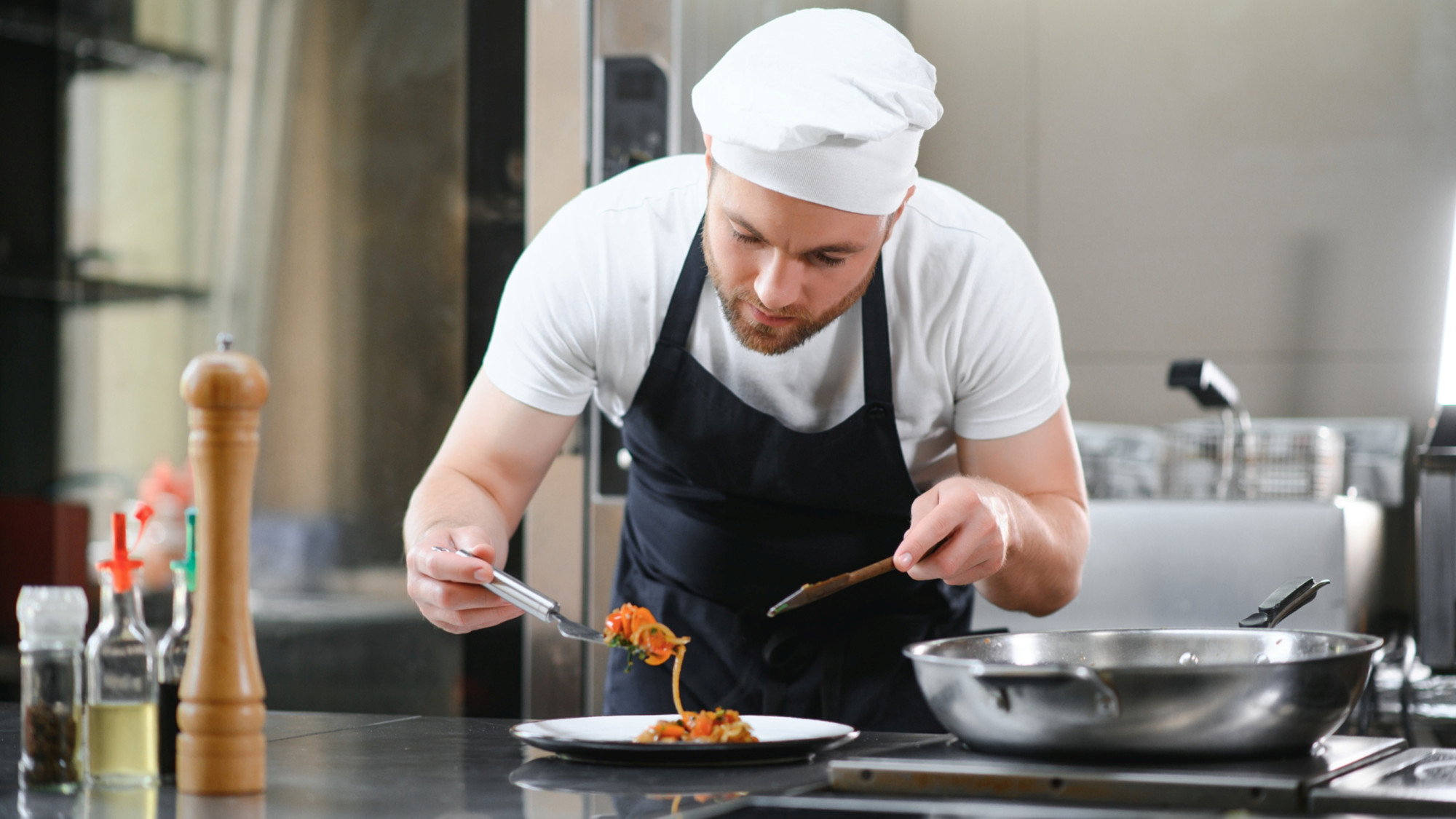 Koja je razlika između chefa i kuhara i zašto su i drugačije plaćeni?