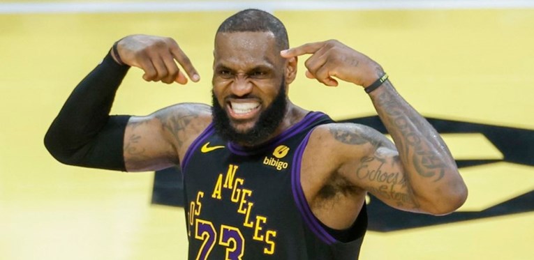 Lakersi u kontroverznoj završnici izbacili Sunse i prošli na Final Four NBA kupa