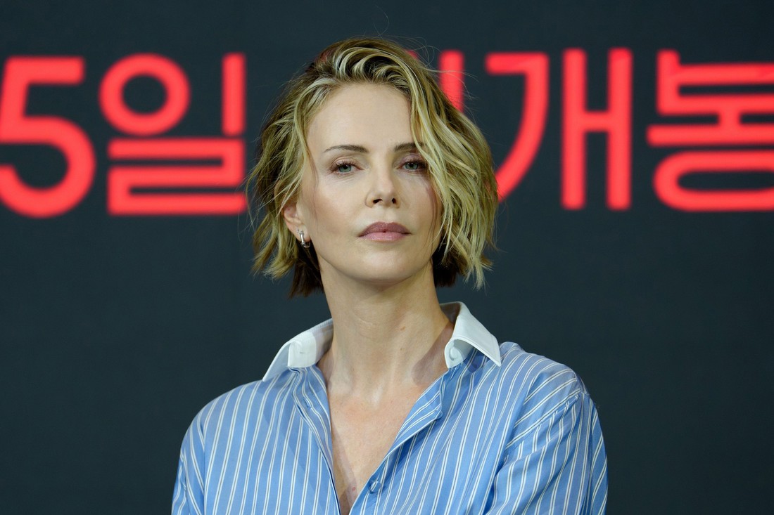 Charlize Theron privukla pažnju u prozirnoj suknji na promociji "Odiseje"