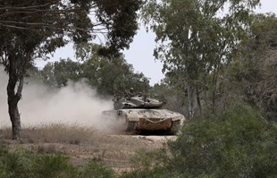 Izraelci tenkom gađali izbjeglički logor u Gazi. Ubili pet vlastitih vojnika