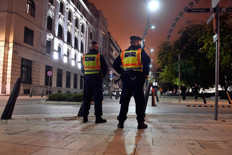 Pijana Britanka u Budimpešti nakon incidenta u noćnom klubu napala policajce