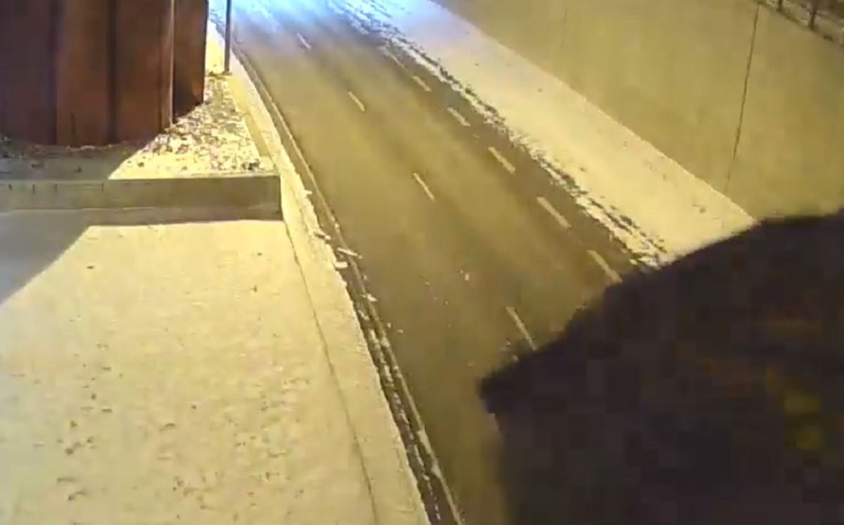 Kamera uhvatila neobično kretanje, okrenuli je pa ostali iznenađeni prizorom