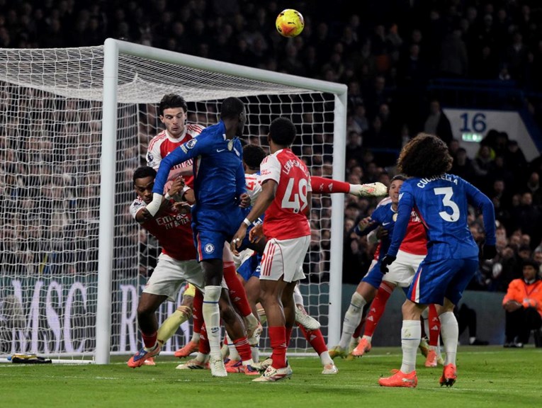 Arsenal s igračem više remizirao u derbiju s Chelseajem