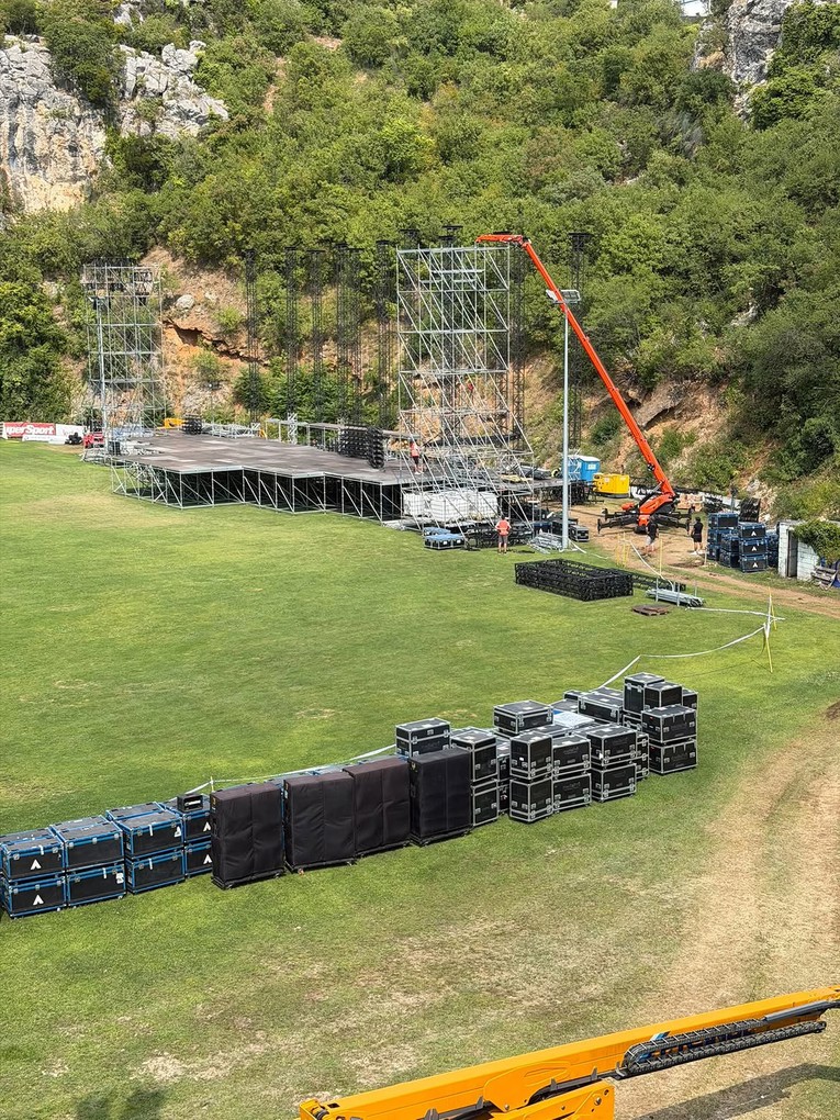 Thompson pokazao kako napreduju pripreme za koncert u Imotskom