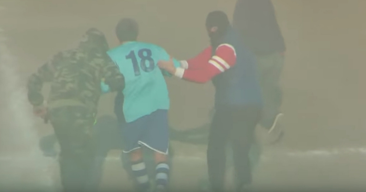 VIDEO Nogometaš inscenirao otmicu na oproštajnoj utakmici