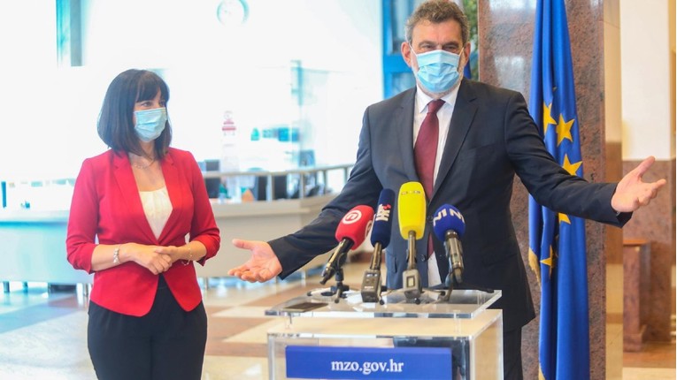 VIDEO Fuchs preuzeo ministarstvo obrazovanja od Divjak