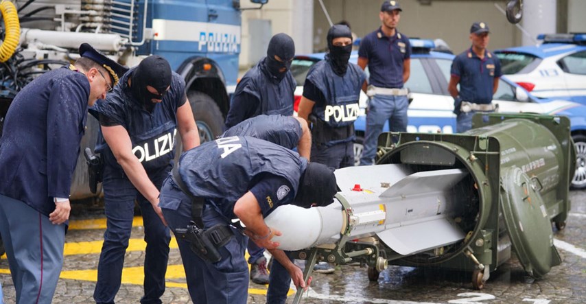 Talijanska policija u racijama neonacista zaplijenila projektile i oružje