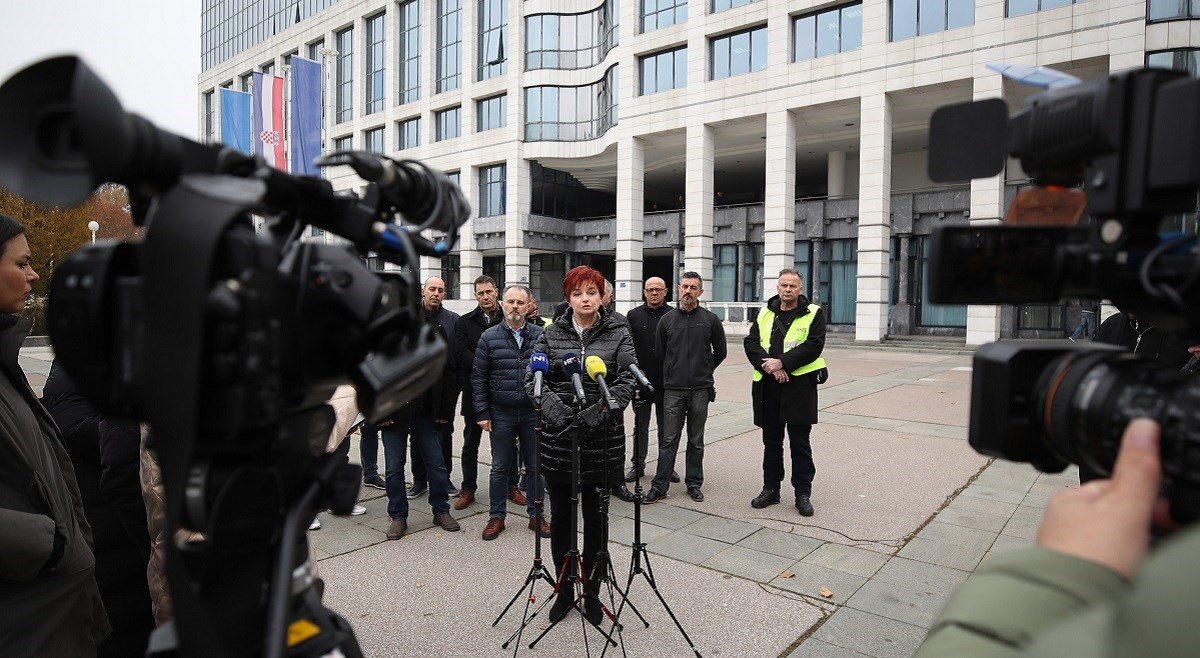 Inini sindikati spremni na štrajk: Nove radnike mame plaćama nauštrb vjernih radnika