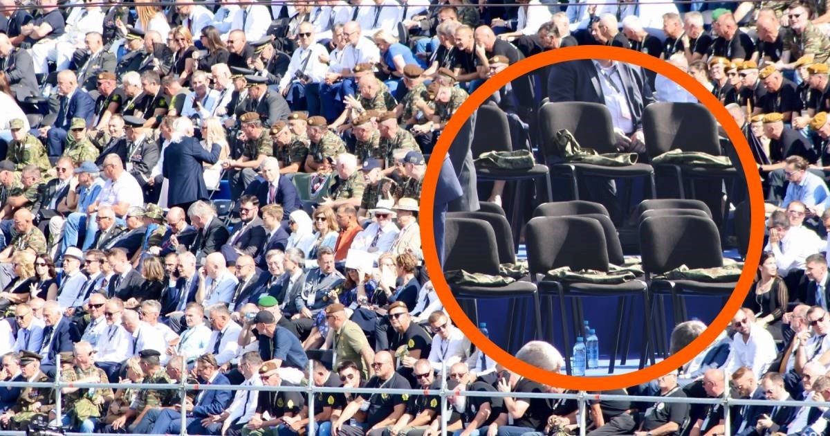 Što je u poklon-vrećicama koje su dobili gledatelji mimohoda na tribinama?