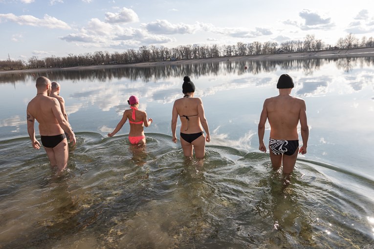 Ovi ljudi i zimi se kupaju u ledenom Jarunu: "Nakon toga svi problemi nestanu"