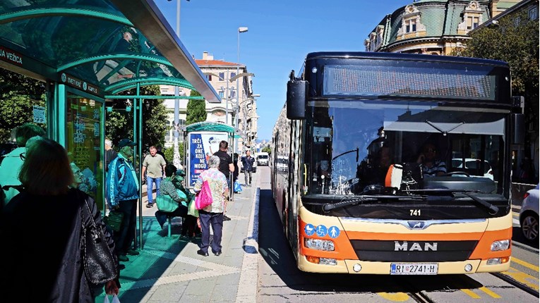 Radnicima riječkog Autotroleja će se povećati plaće. Imat će preko 2000 eura