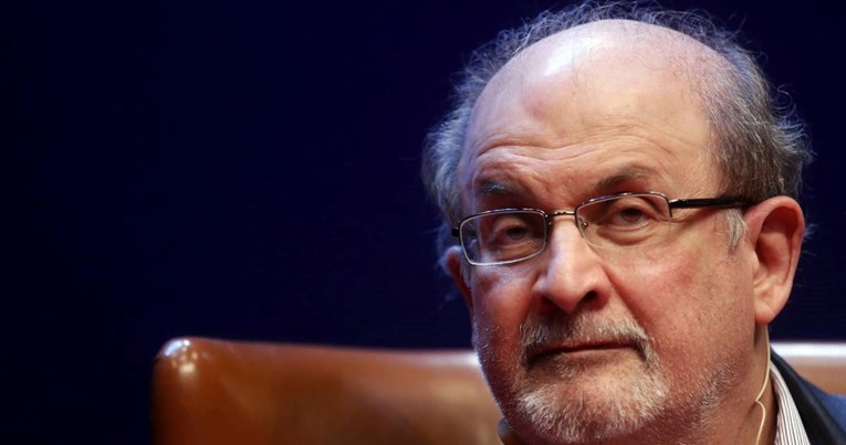 Tko je Salman Rushdie? Islamisti mu godinama prijete smrću, ali nije ustuknuo